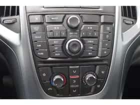 Opel Astra (2013) thumbnail 12