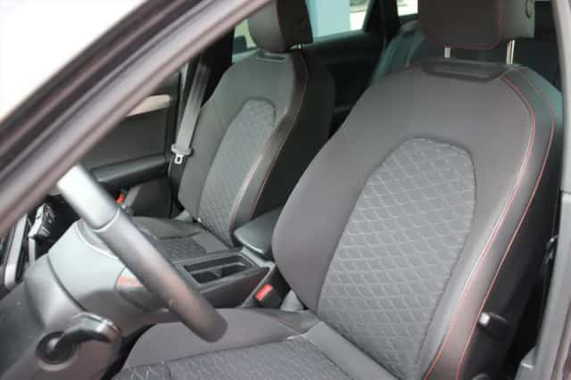 SEAT Leon (2022) thumbnail 13