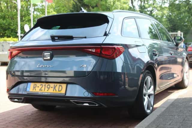 SEAT Leon (2022) thumbnail 5