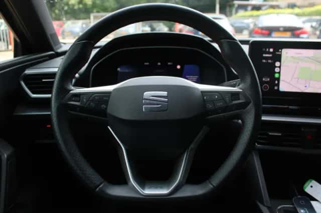 SEAT Leon (2022) thumbnail 8