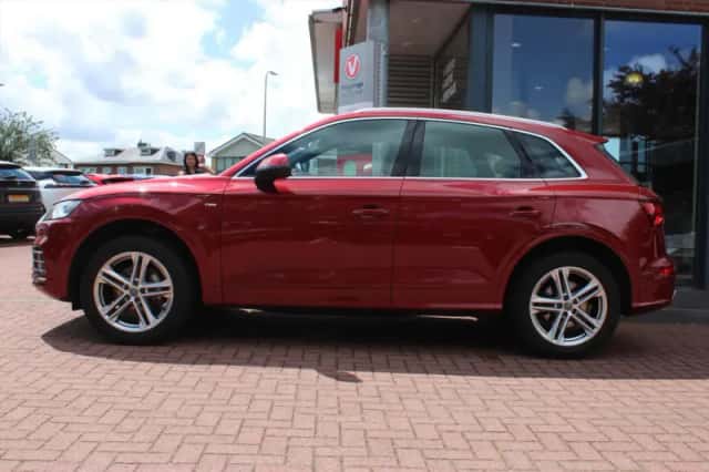 Audi Q5 (2018) thumbnail 2