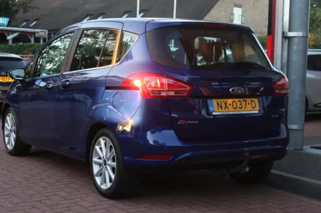 Ford B-Max (2017) thumbnail 3