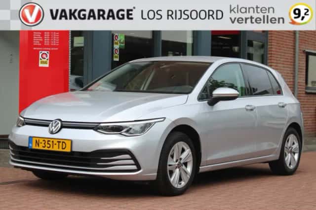 Volkswagen Golf (2022) thumbnail 1