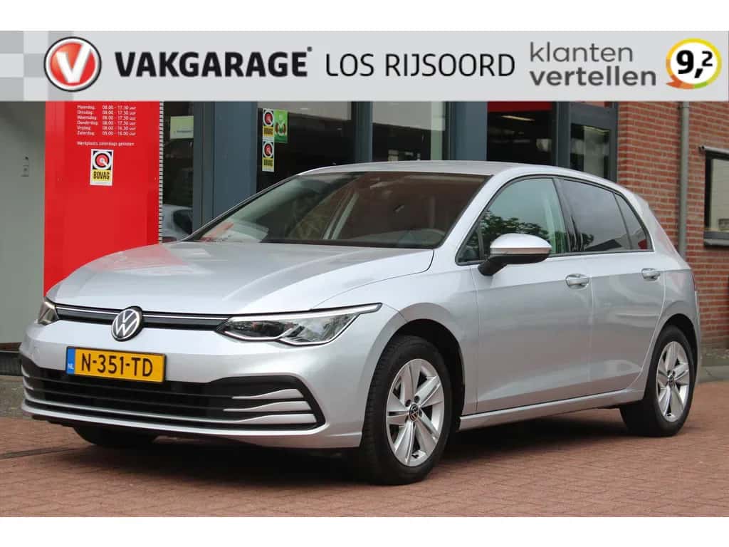 Volkswagen Golf (2022) — foto 1