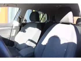 Volkswagen Golf (2022) thumbnail 13