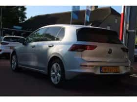 Volkswagen Golf (2022) thumbnail 3