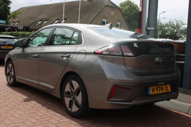 Hyundai Ioniq (2020) thumbnail 3