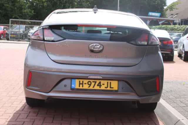 Hyundai Ioniq (2020) thumbnail 4