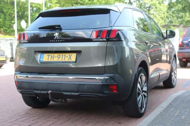 Peugeot 3008 (2018) thumbnail 5