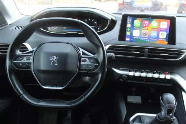 Peugeot 3008 (2018) thumbnail 7