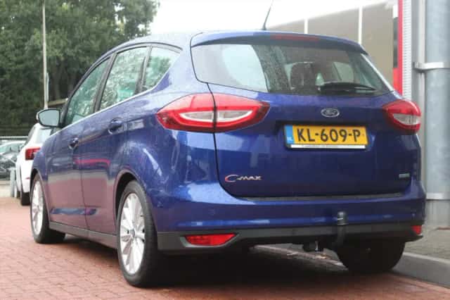 Ford C-Max (2016) thumbnail 3