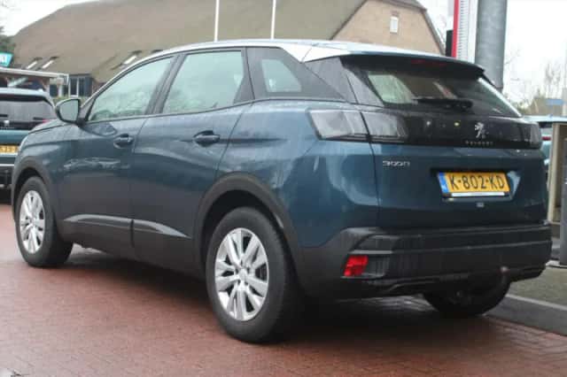 Peugeot 3008 (2021) thumbnail 3