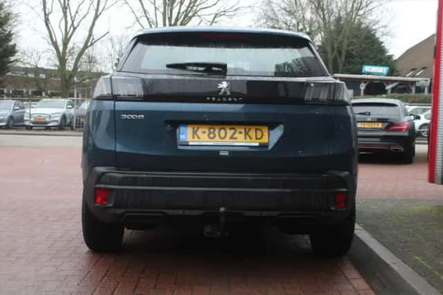 Peugeot 3008 (2021) thumbnail 4