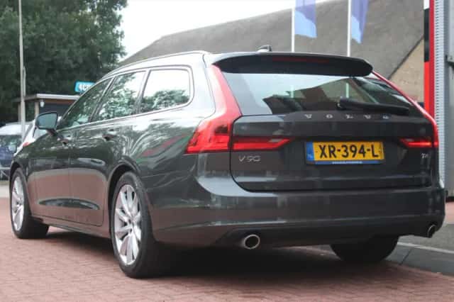 Volvo V90 (2019) thumbnail 3