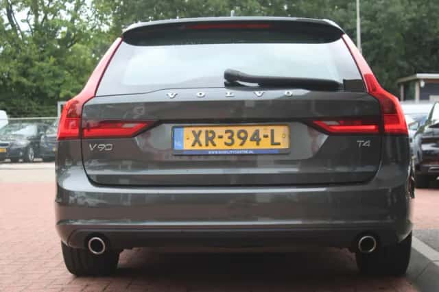 Volvo V90 (2019) thumbnail 4