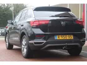 Volkswagen T-Roc (2022) thumbnail 3