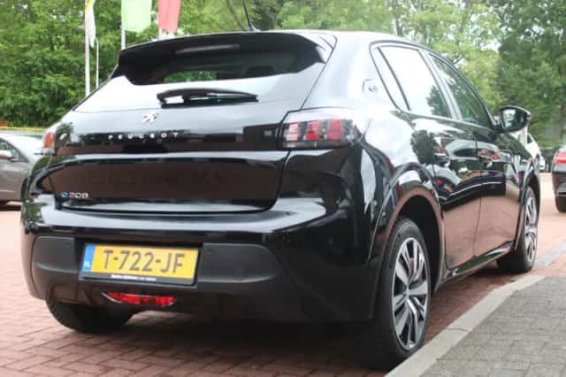 Peugeot e-208 (2023) thumbnail 6