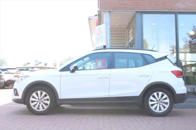 SEAT Arona (2021) thumbnail 2