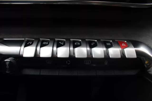 Peugeot 5008 (2022) thumbnail 11