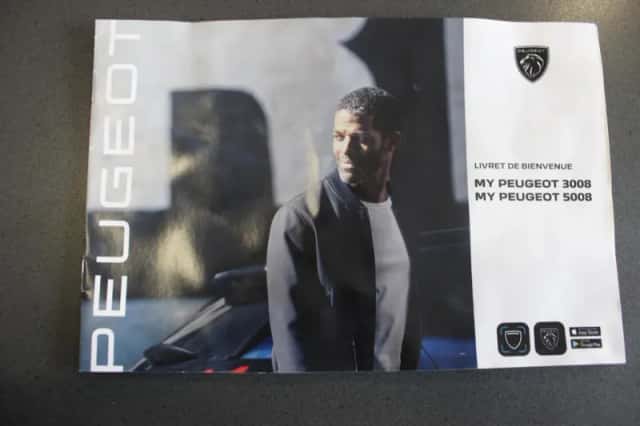 Peugeot 5008 (2022) thumbnail 18
