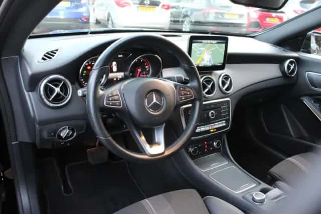 Mercedes-Benz CLA-Klasse (2018) thumbnail 18
