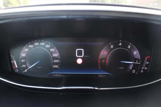 Peugeot 5008 (2021) thumbnail 12