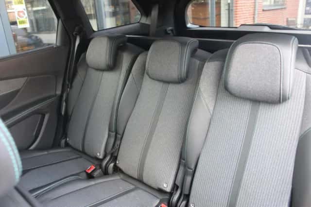 Peugeot 5008 (2021) thumbnail 16