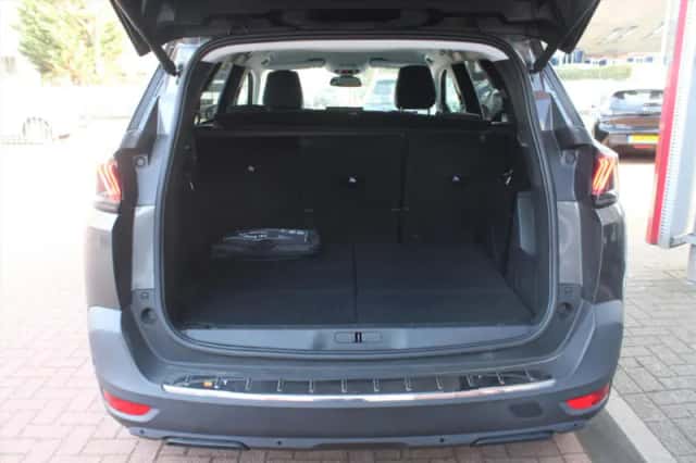 Peugeot 5008 (2021) thumbnail 17