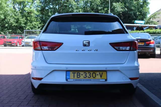 SEAT Leon (2018) thumbnail 4