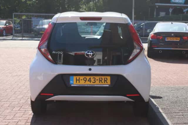 Toyota Aygo (2020) thumbnail 4