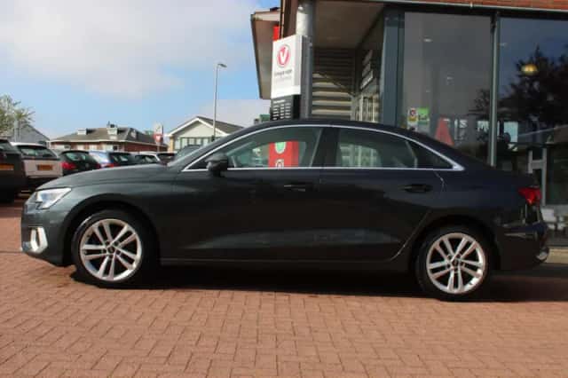 Audi A3 (2021) thumbnail 2