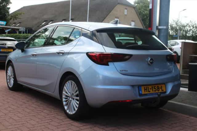 Opel Astra (2015) thumbnail 3