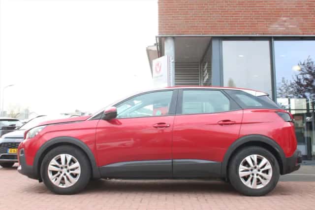 Peugeot 3008 (2019) thumbnail 2