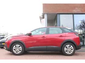 Peugeot 3008 (2019) thumbnail 2