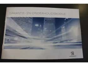 Peugeot 3008 (2019) thumbnail 15
