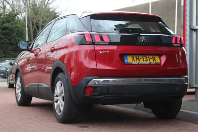 Peugeot 3008 (2019) thumbnail 3