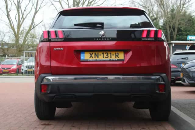 Peugeot 3008 (2019) thumbnail 4