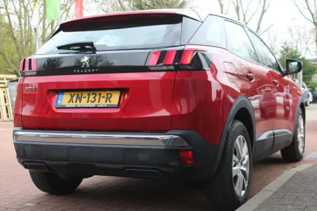 Peugeot 3008 (2019) thumbnail 5