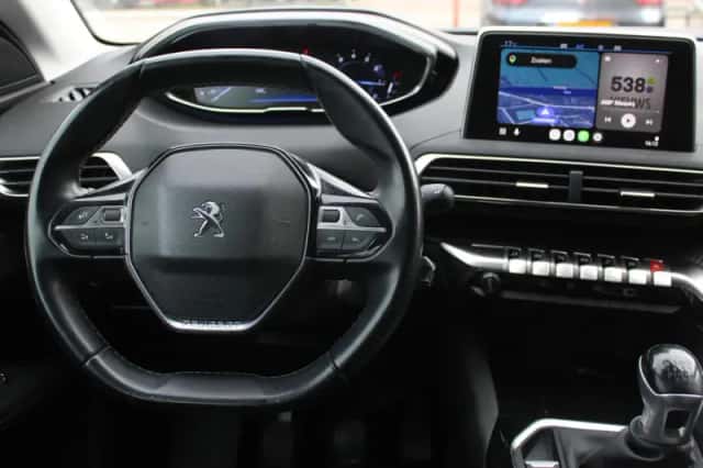 Peugeot 3008 (2019) thumbnail 7