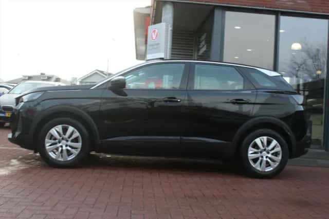 Peugeot 3008 (2022) thumbnail 2