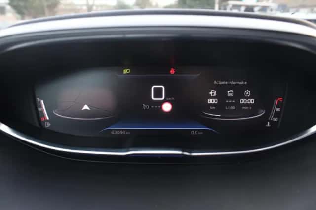 Peugeot 3008 (2022) thumbnail 11