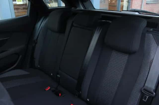 Peugeot 3008 (2022) thumbnail 15