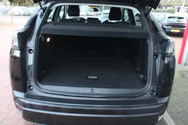 Peugeot 3008 (2022) thumbnail 16