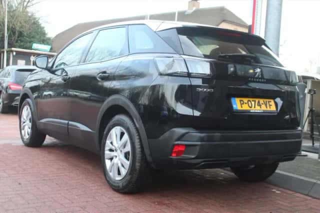 Peugeot 3008 (2022) thumbnail 3