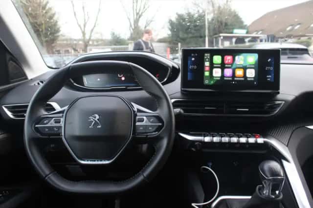 Peugeot 3008 (2022) thumbnail 7