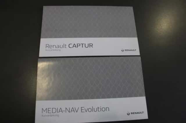 Renault Captur (2018) thumbnail 17