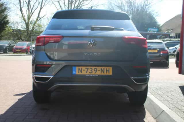 Volkswagen T-Roc (2021) thumbnail 4