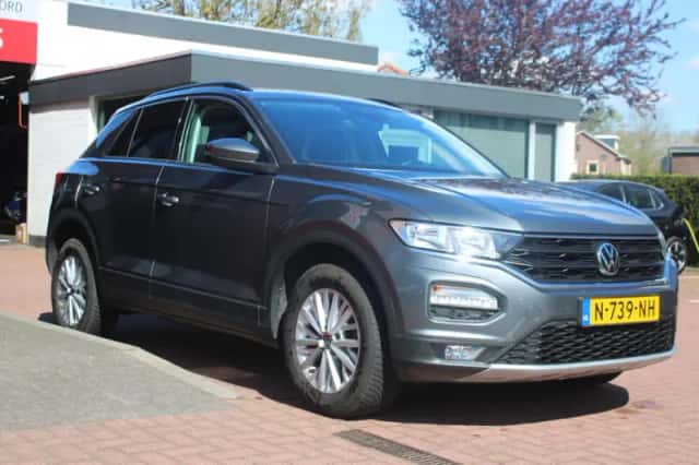 Volkswagen T-Roc (2021) thumbnail 6