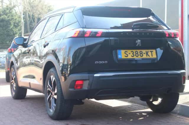 Peugeot 2008 (2023) thumbnail 2