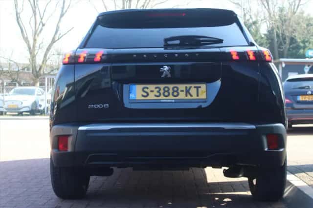 Peugeot 2008 (2023) thumbnail 3